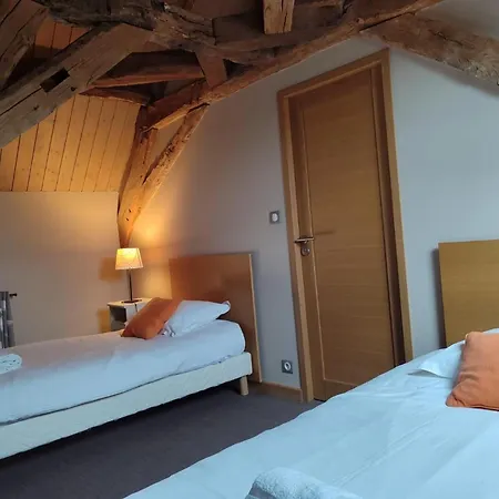 Dom wakacyjny Au Calme Pour 4 Pers. Avec Jardin A Montbeugny - Fr-1-489-597