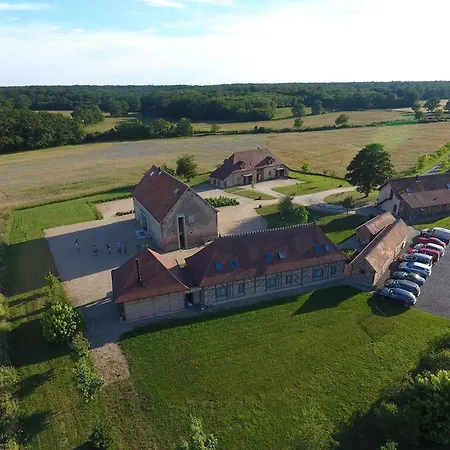 Dom wakacyjny Au Calme Pour 4 Pers. Avec Jardin A Montbeugny - Fr-1-489-597 *